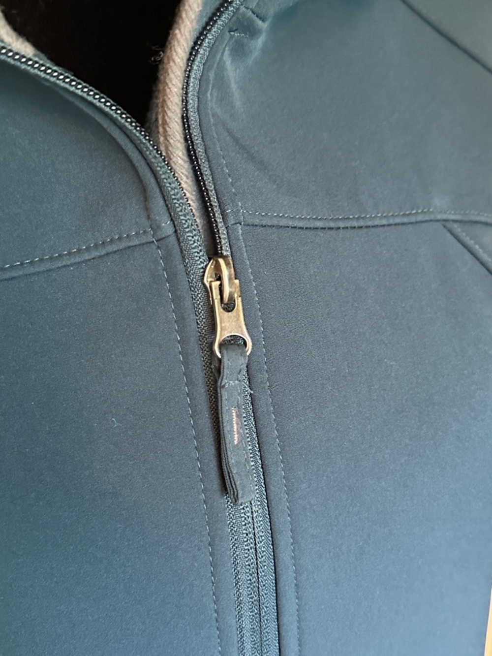 Free Country - Women’s Blue Hooded Softshell Jacket. Size M - Picture 9 of 10